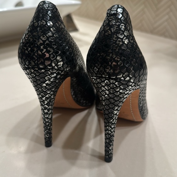 Alice and olivia high heels size 37 EUC fits like a 6 - Picture 5 of 8